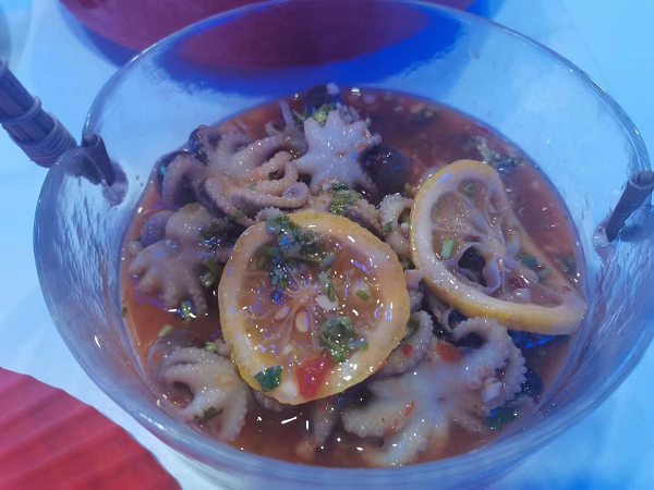 來蟹食客，吃海蟹吧！與眾不同的蟹火鍋，坐享超值體驗。